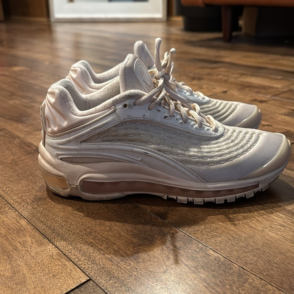 Nike Women’s Air Max Deluxe SE